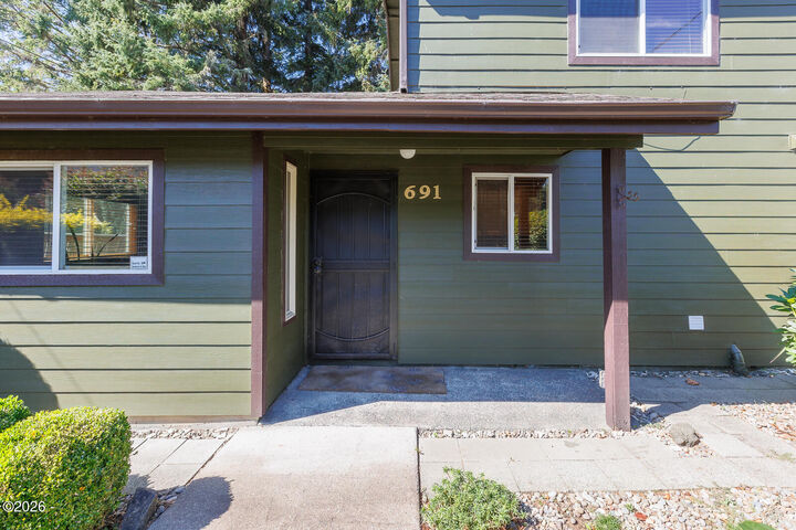 Property Photo: 691 SE Jetty Avenue OR 97367