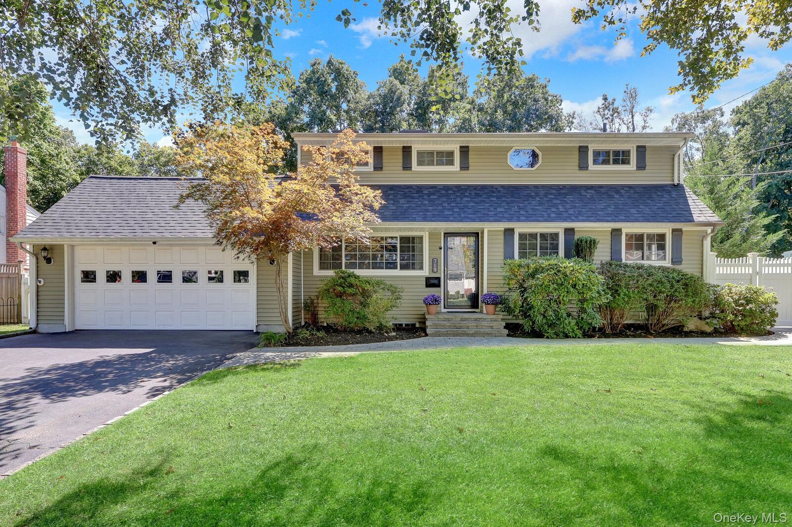 Property Photo:  719 Glenridge Lane  NY 11731 