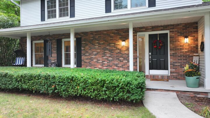 Property Photo:  3004 Camberley  MI 48640 