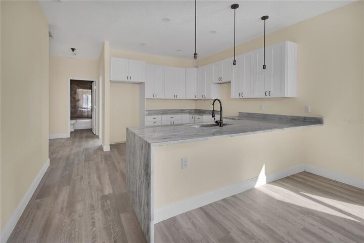 Property Photo: 700 Loomis Avenue FL 32114