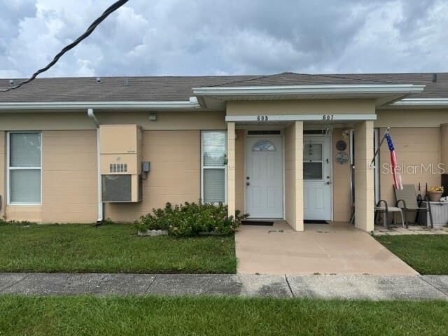 Property Photo:  605 Club Circle  FL 33854 