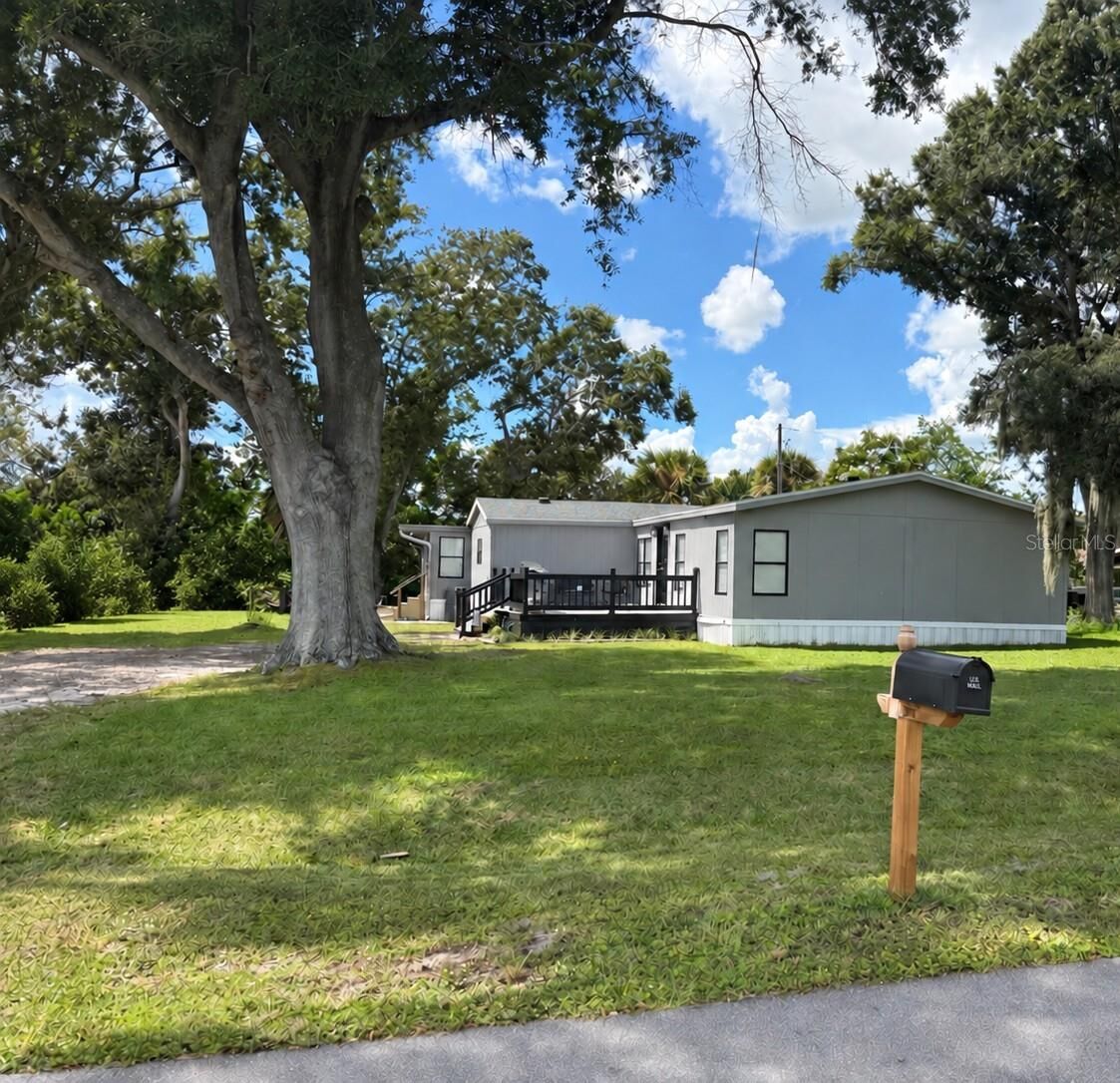 Property Photo: 5707 E Lake Fox Drive FL 33884