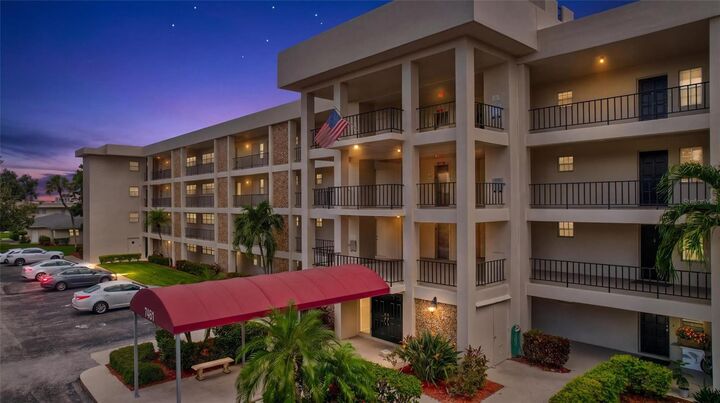 Property Photo:  7461 W Country Club Drive N 408  FL 34243 