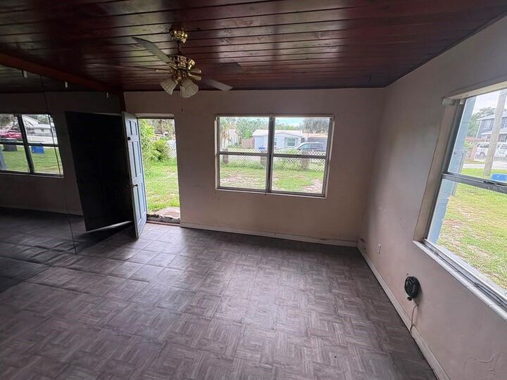 Property Photo: 11124 Mahin Lane FL 33578