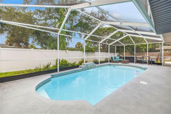 Property Photo: 2690 65th Avenue S FL 33712