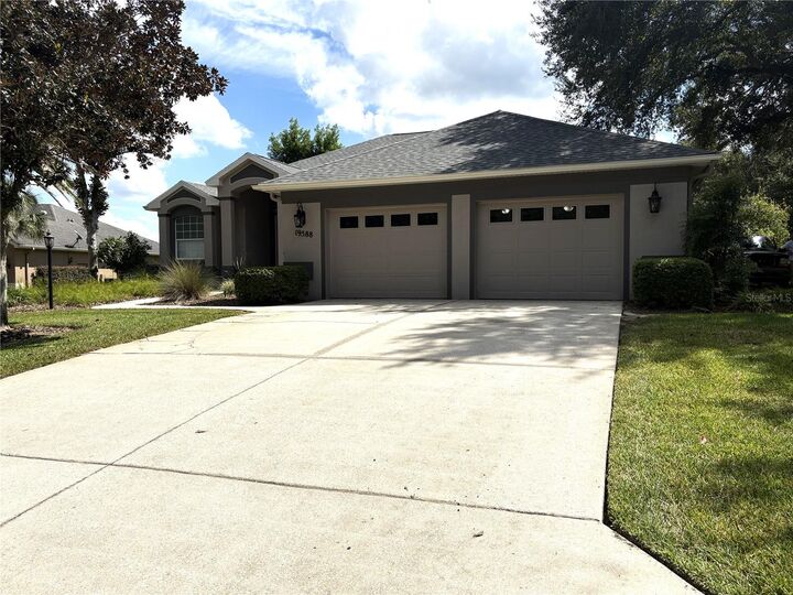 Property Photo:  19588 SW 86th Lane  FL 34432 