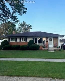 Property Photo:  32901 Grinsell Drive  MI 48092 3175 