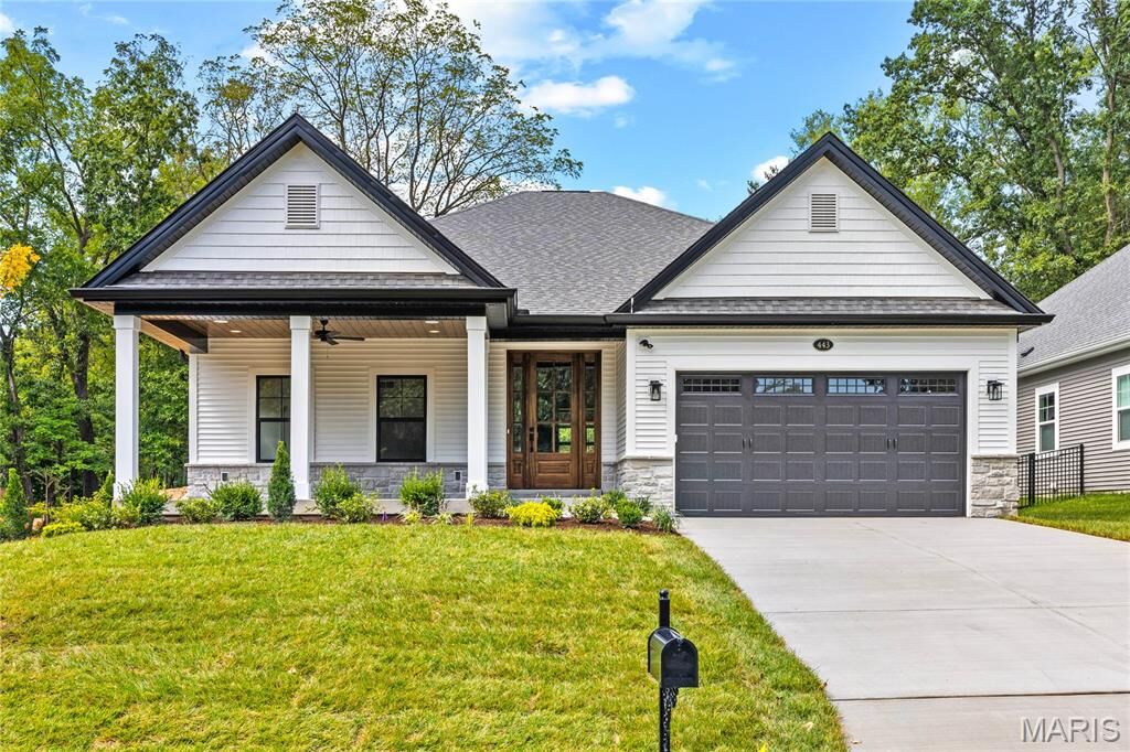 Property Photo: 443 Landscape Court MO 63119