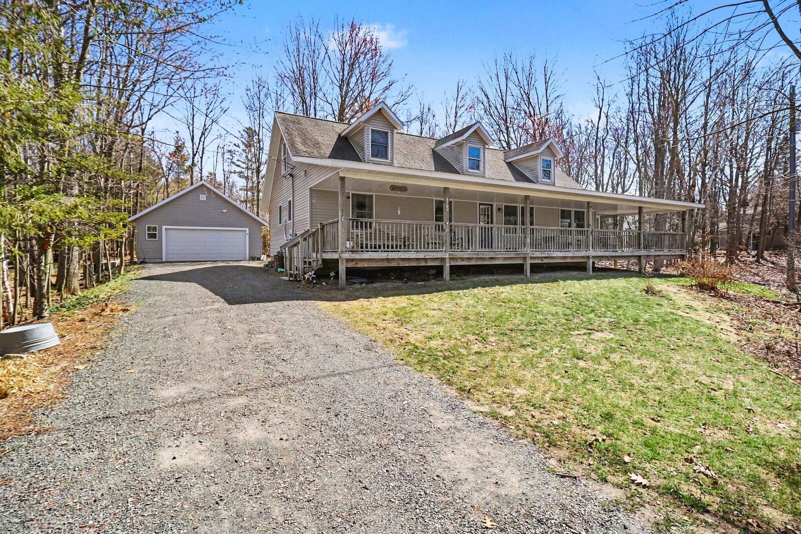 Property Photo: 4760 N Lakeshore Drive MI 49436
