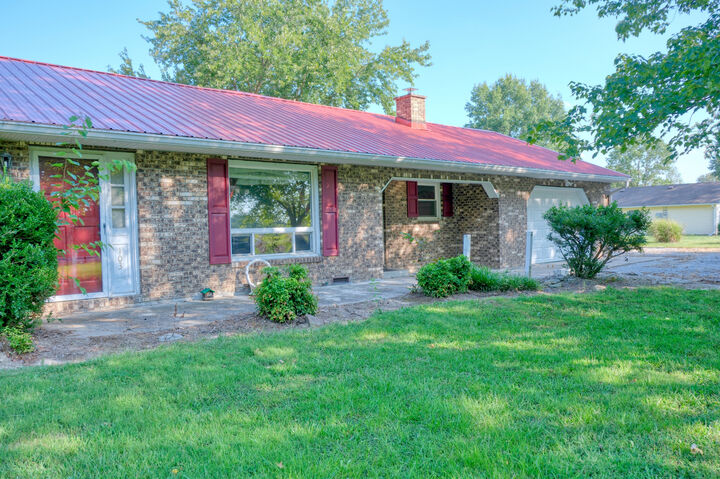 Property Photo:  103 Smith Drive  IL 62924 