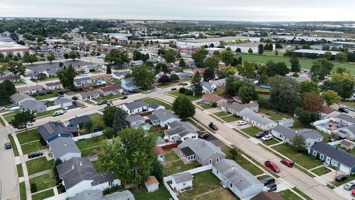 Property Photo: 512 Concord Avenue IL 60446