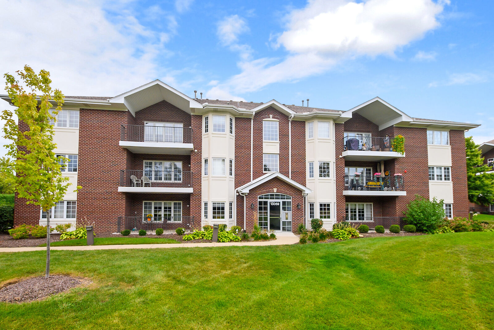 Property Photo:  13059 Laurel Glen Court 301  IL 60463 