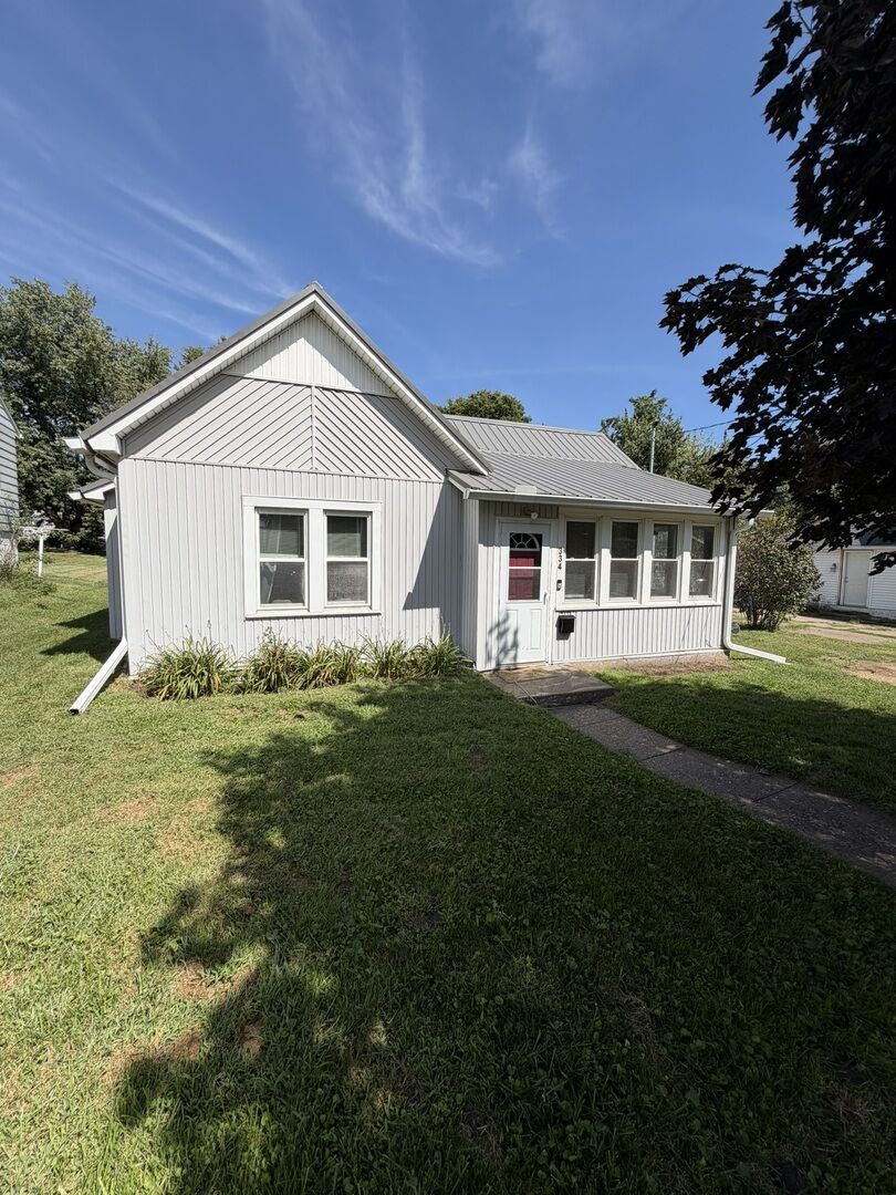 Property Photo: 334 23rd Place IA 52732