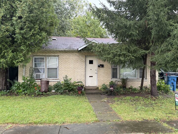 Property Photo:  1657 Buena Vista Circle  IL 60411 