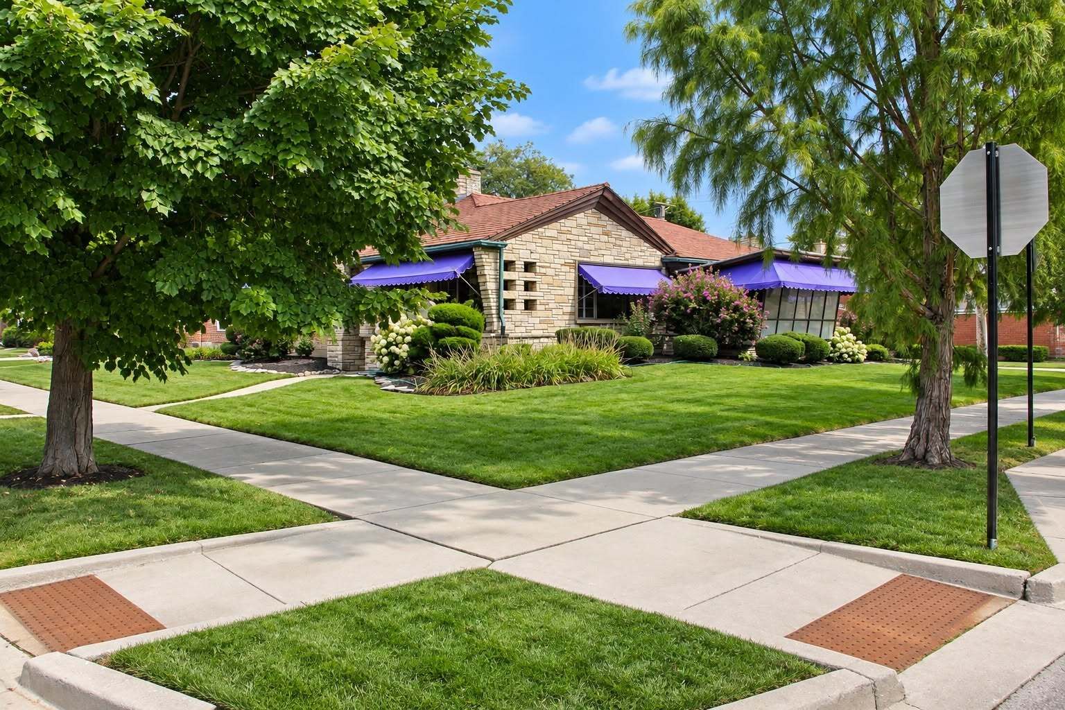 Property Photo: 9357 S Bell Avenue IL 60643