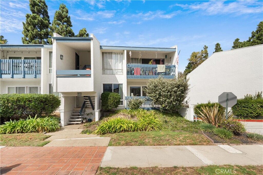 Property Photo:  649 S Prospect 106  CA 90277 