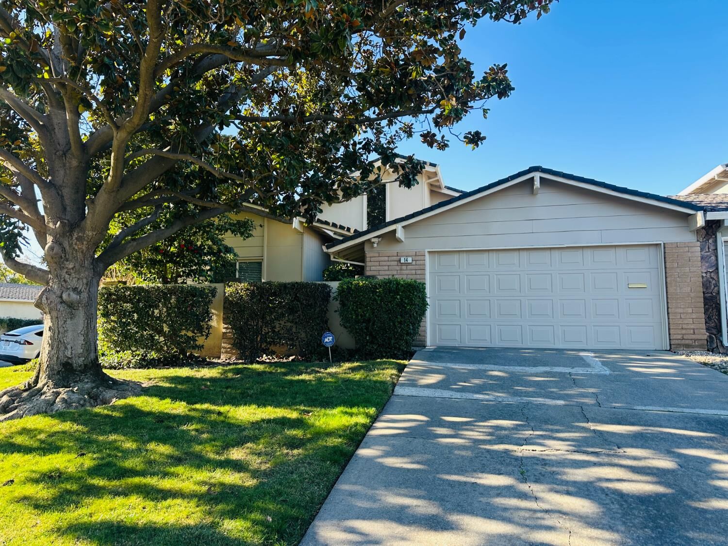 Property Photo:  14 Miranda Court  CA 95822 