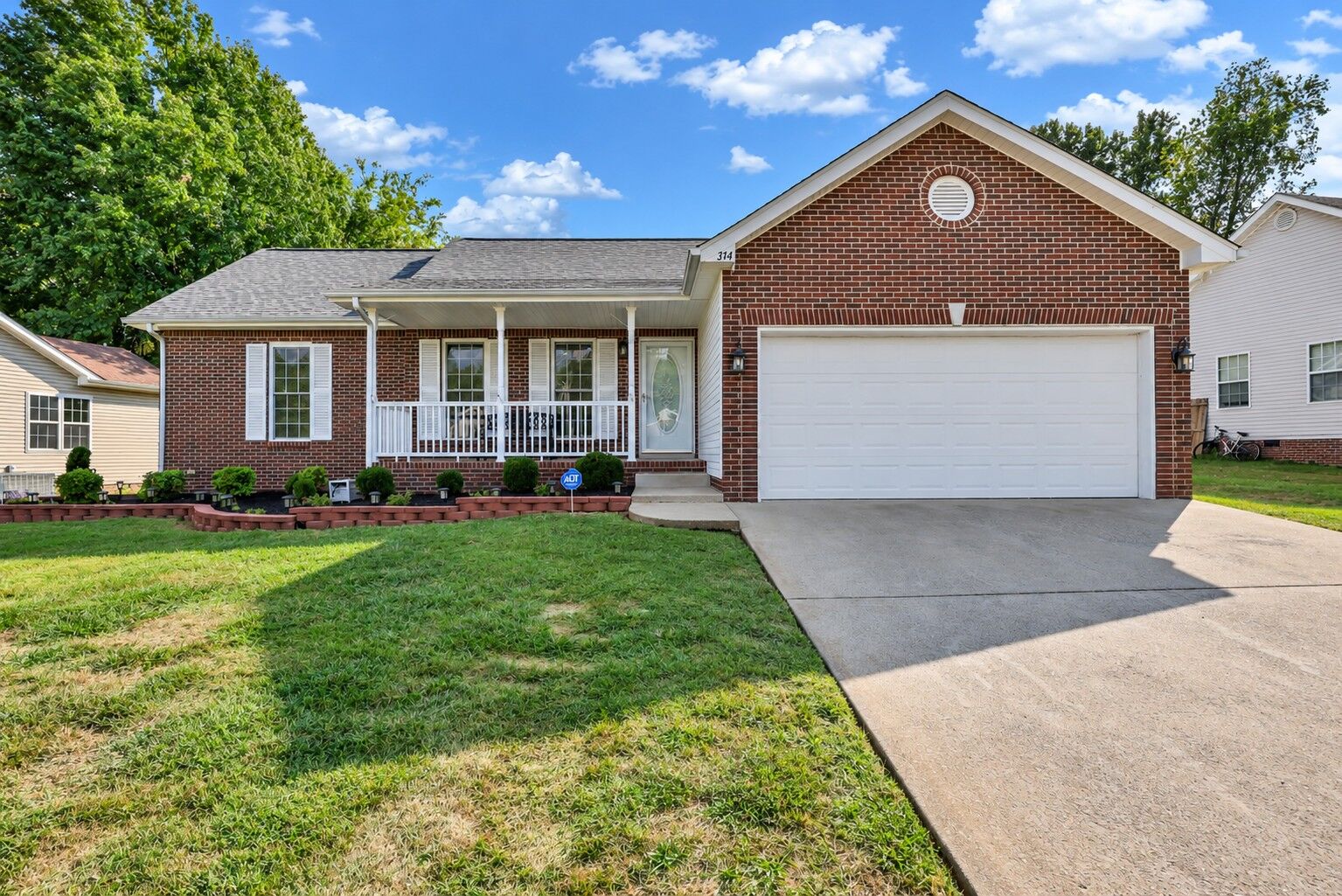 Property Photo: 374 Woodtrace Dr TN 37042