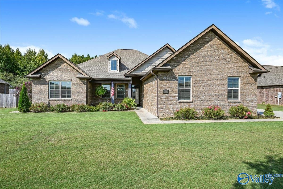 Property Photo: 1107 Flatts Trace AL 35055