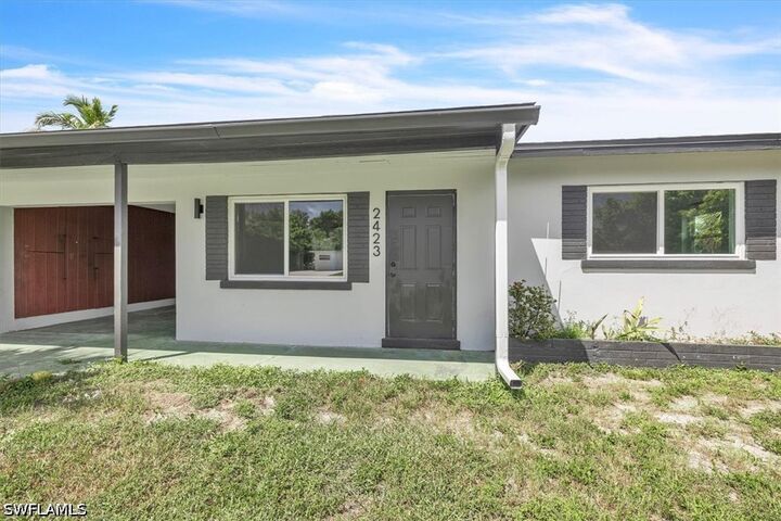 Property Photo: 2423 Jeffcott Street FL 33901