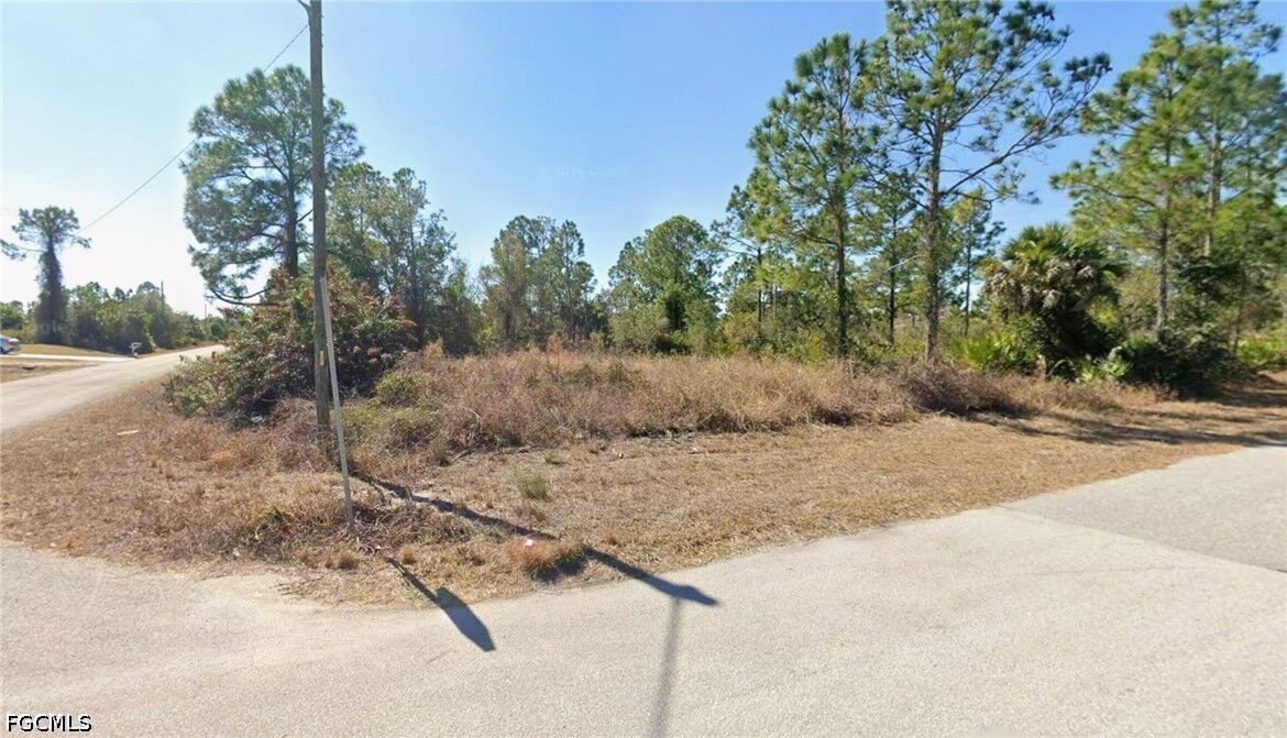 Property Photo:  12 E 11th Street  FL 33972 