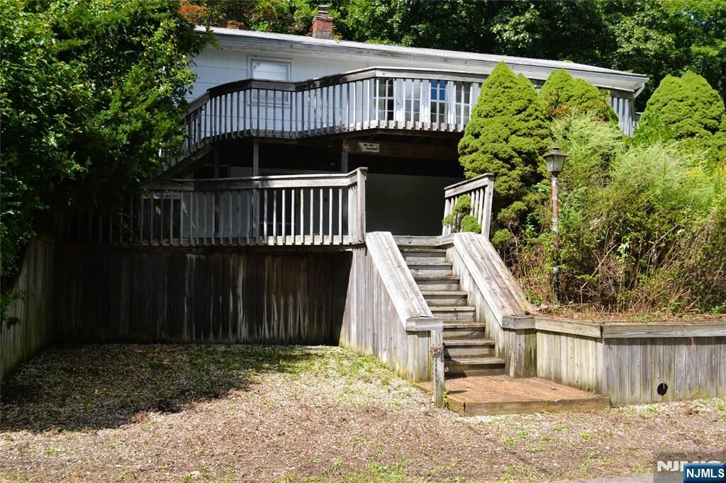 Property Photo:  11 Woods Road  NJ 07826 