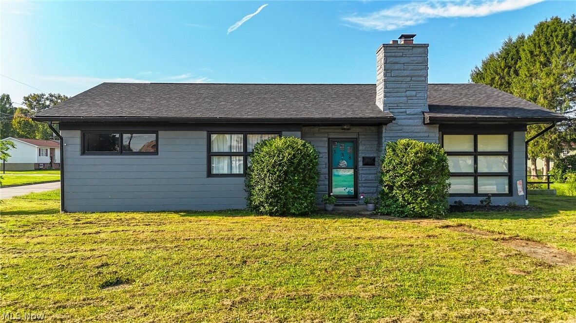 Property Photo:  138 E 5th Street  WV 26187 