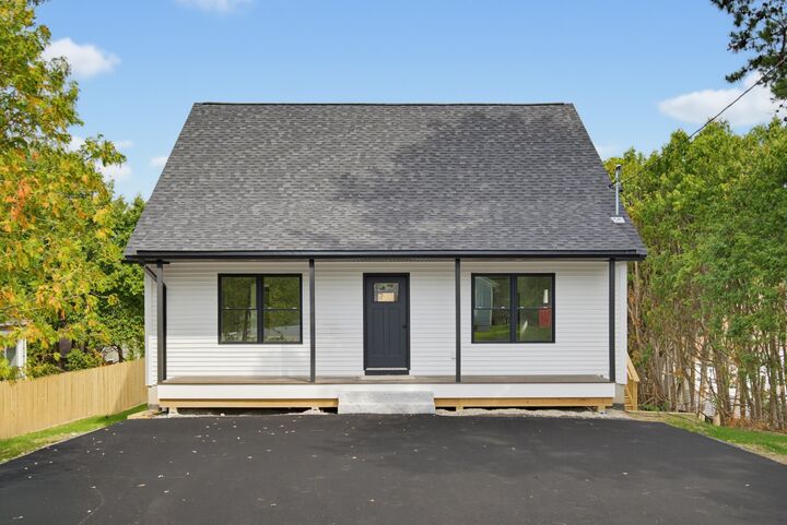 Property Photo: 6 Swan Street NH 03060