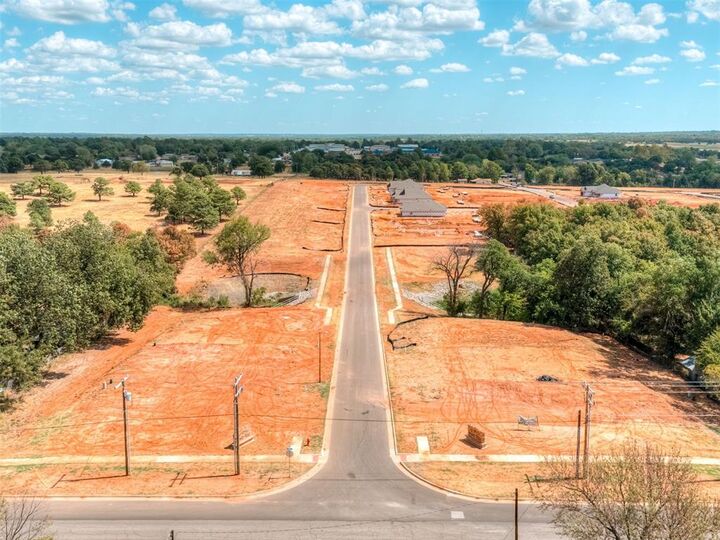 Property Photo:  2825 Garrett Street  OK 73020 