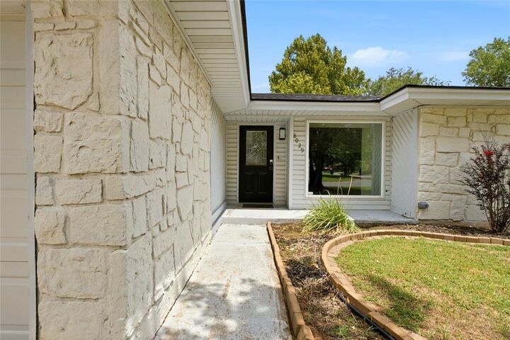 Property Photo:  8029 NW 89th Street  OK 73132 