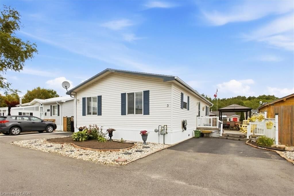 Property Photo:  3 Walnut Way Pvt Street  ON N0B 2J0 