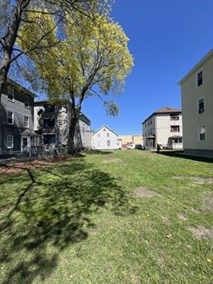 Property Photo:  13 Sigel St  MA 01610 