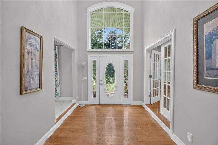 Property Photo: 31 Hillcrest Cir MA 01085