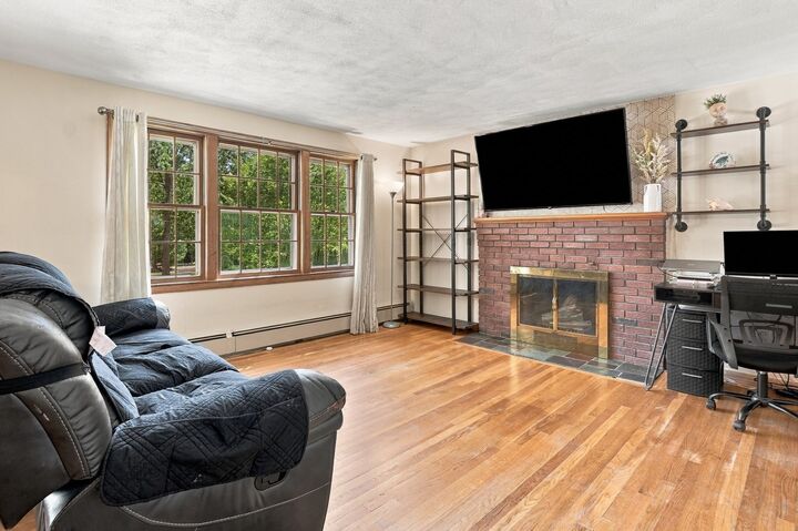 Property Photo:  33 Braney Road  MA 01527 