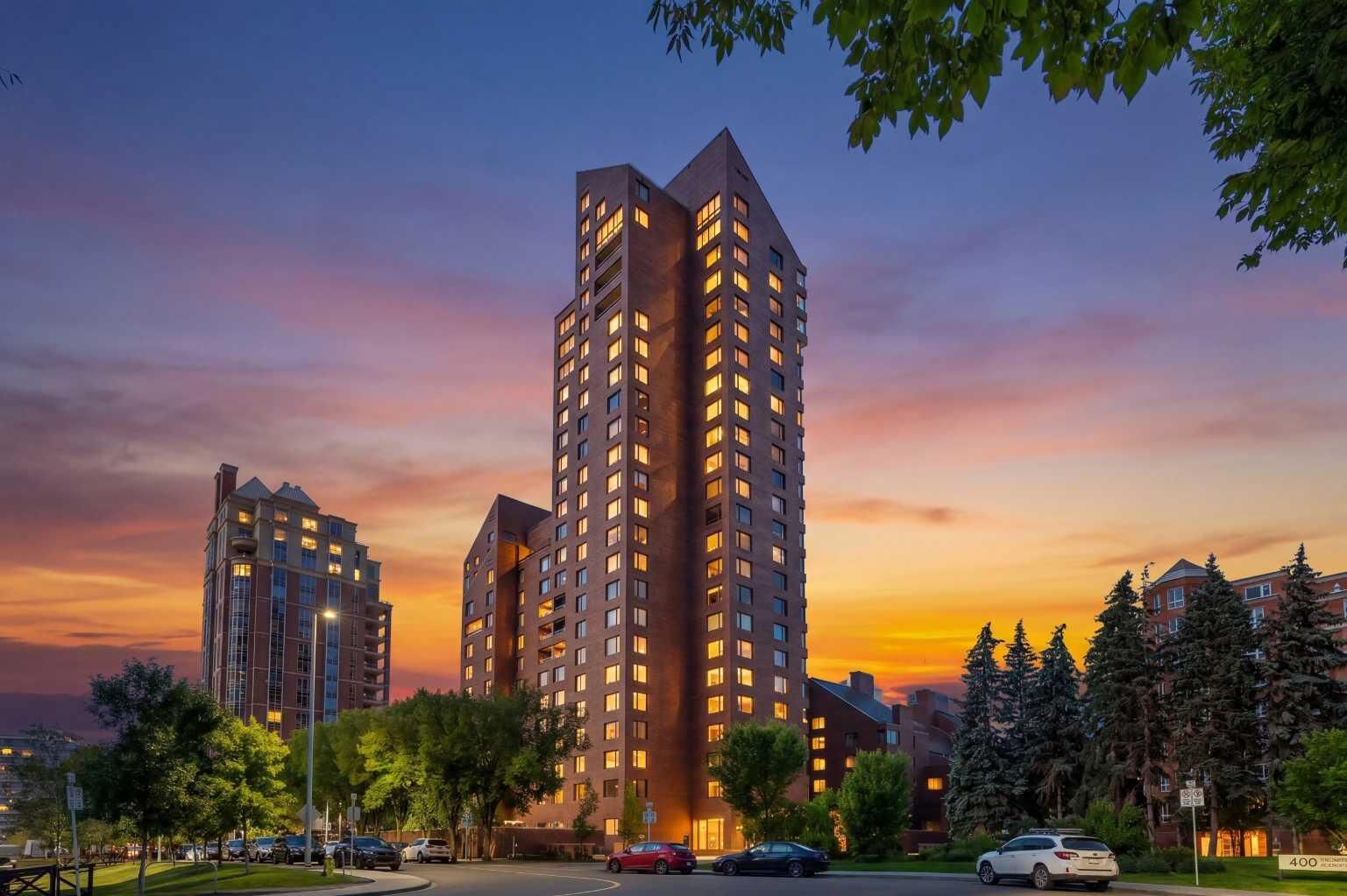 Property Photo:  500 Eau Claire Avenue SW 1002E  AB T2P 3R8 
