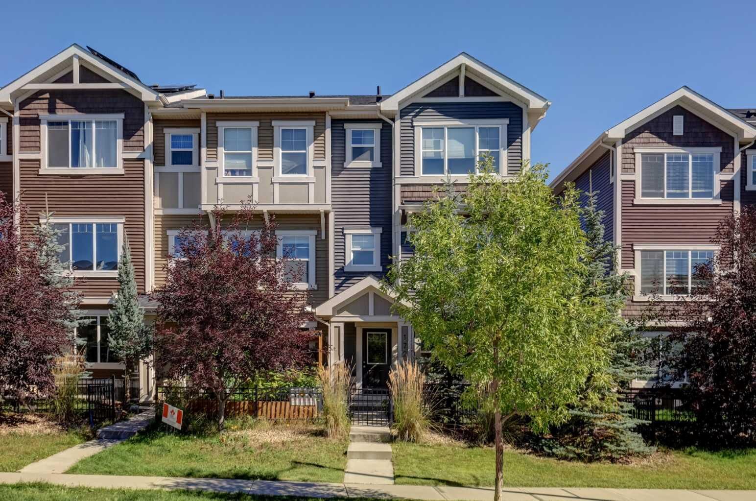 Property Photo:  172 Sundown Road  AB T4C 2M5 