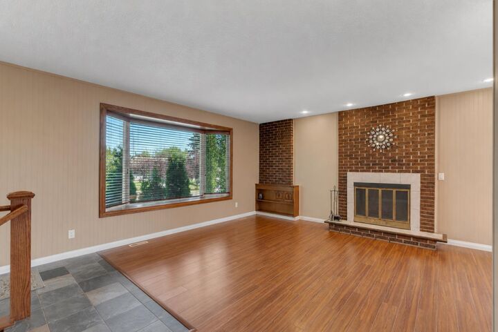 Property Photo:  335 Queensland Drive SE  AB T2J 3R6 