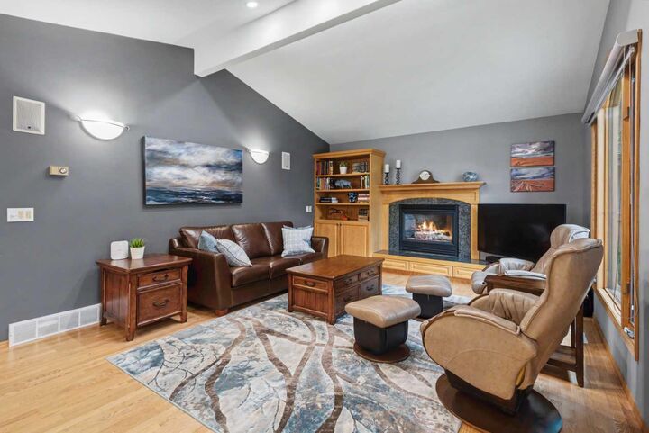 Property Photo:  2918 Lathom Crescent SW  AB T3E 5W7 