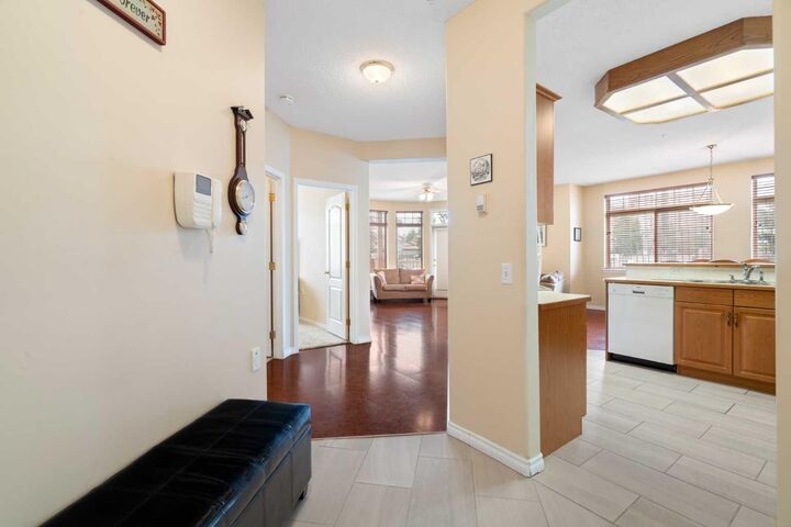 Property Photo:  2107 Patterson View SW  AB T3H 3J9 