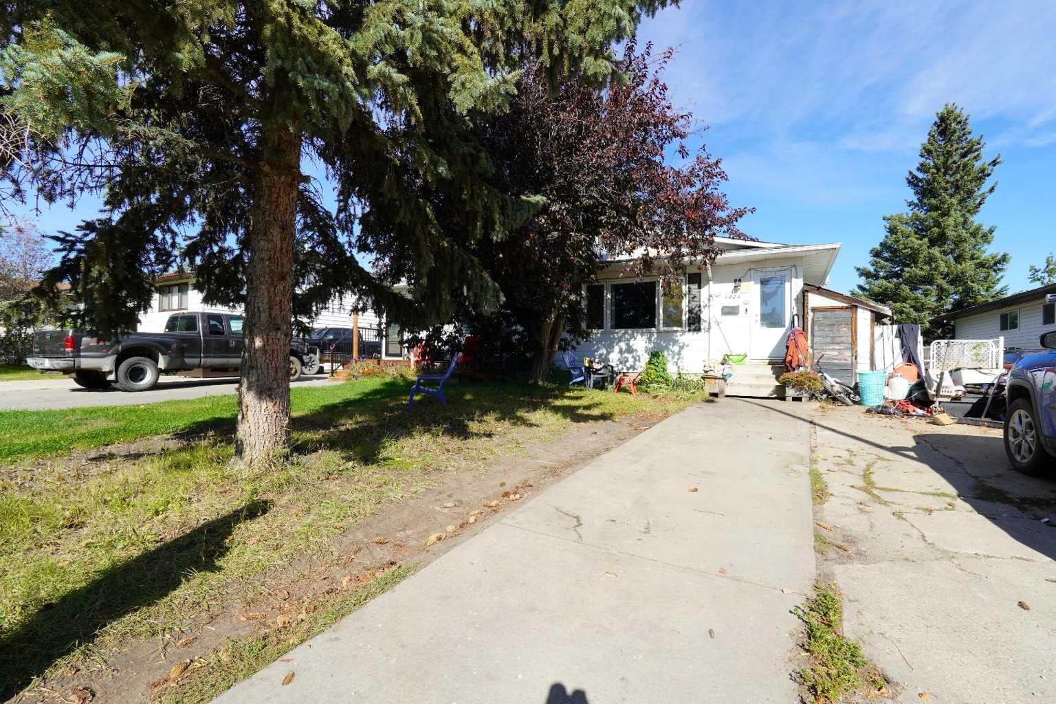 Property Photo: 9424 123 Avenue AB T8V 5Y5