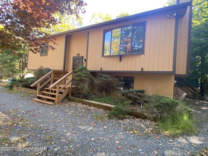 Property Photo:  1730 Rolling Hills Drive  PA 18466 