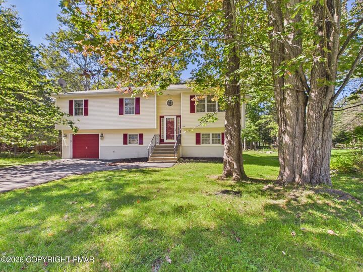 Property Photo: 5064 Carol Terrace PA 18466