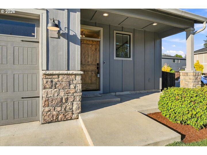 Property Photo:  874 SE 37th St  WA 98604 