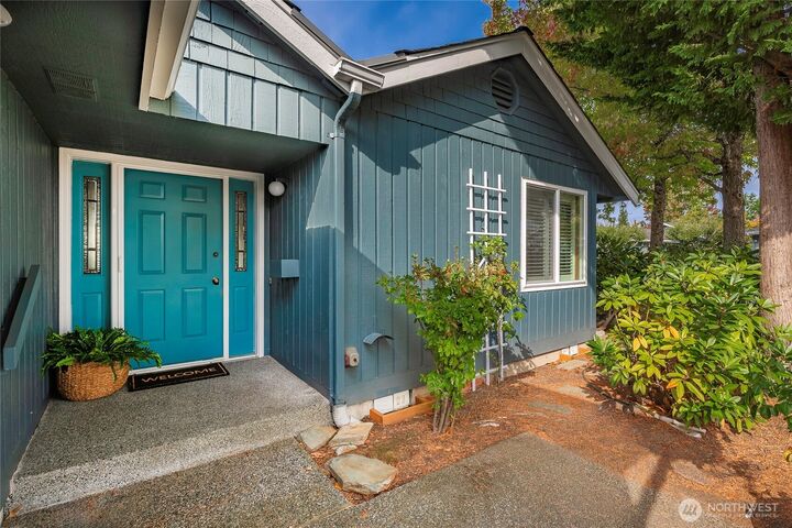 Property Photo: 4855 N Village Lane B WA 98226