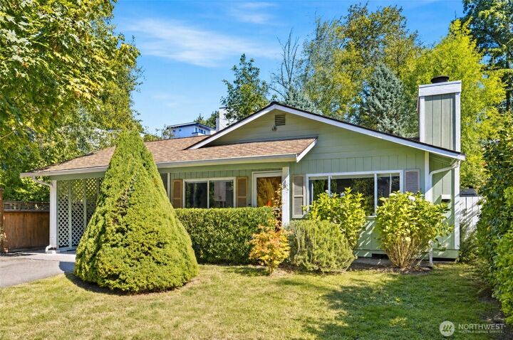 Property Photo:  6542  24th Avenue SW  WA 98106 