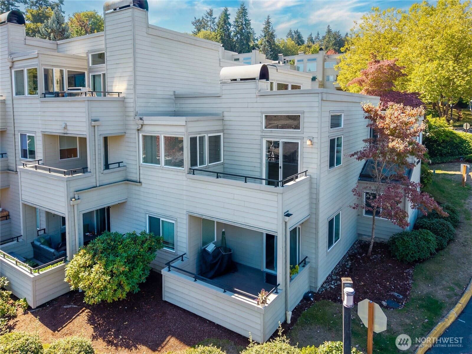 Property Photo:  7525  Old Redmond Road 403  WA 98052 