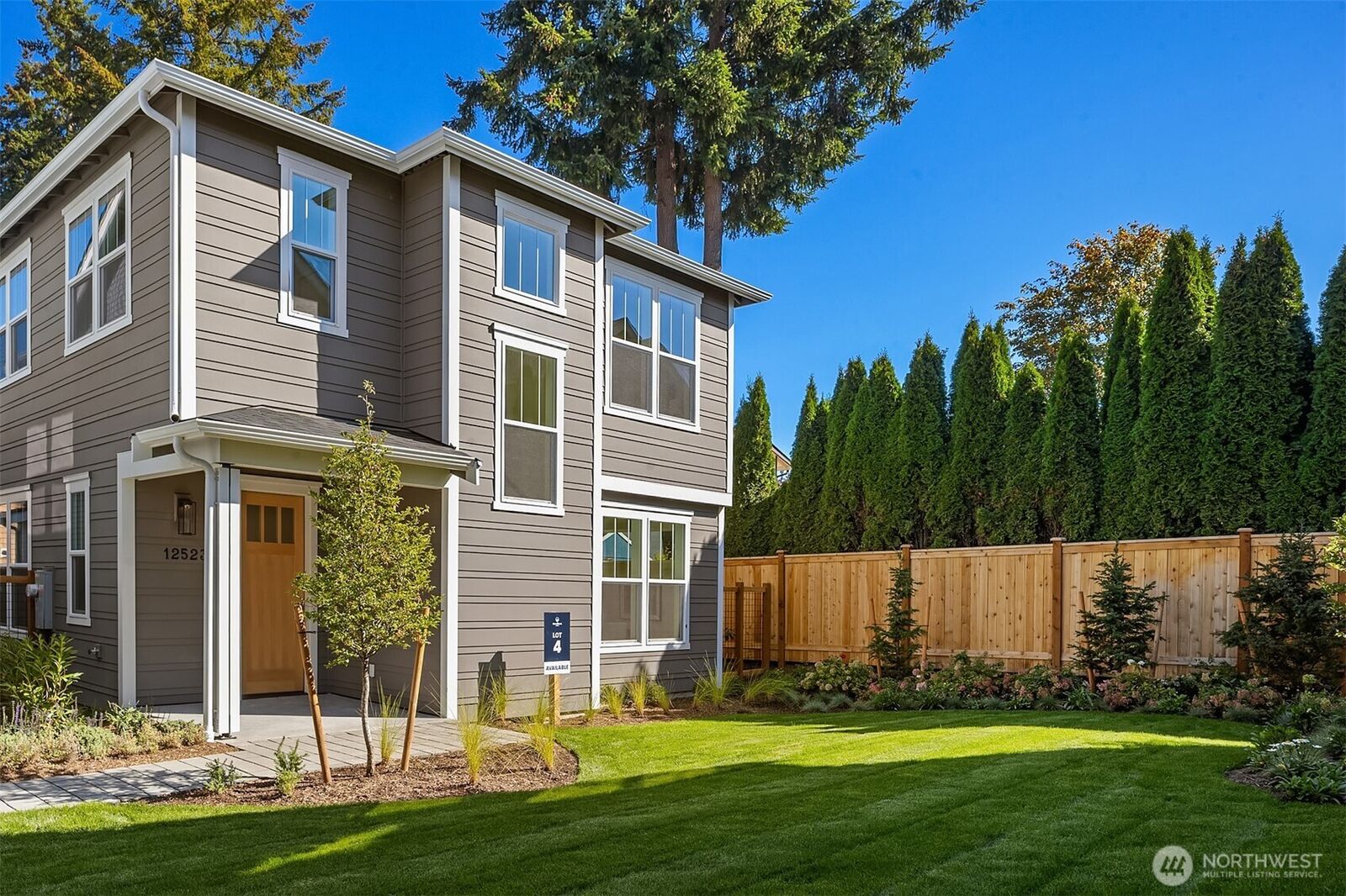 Property Photo: 12523 NE 94th Street WA 98033