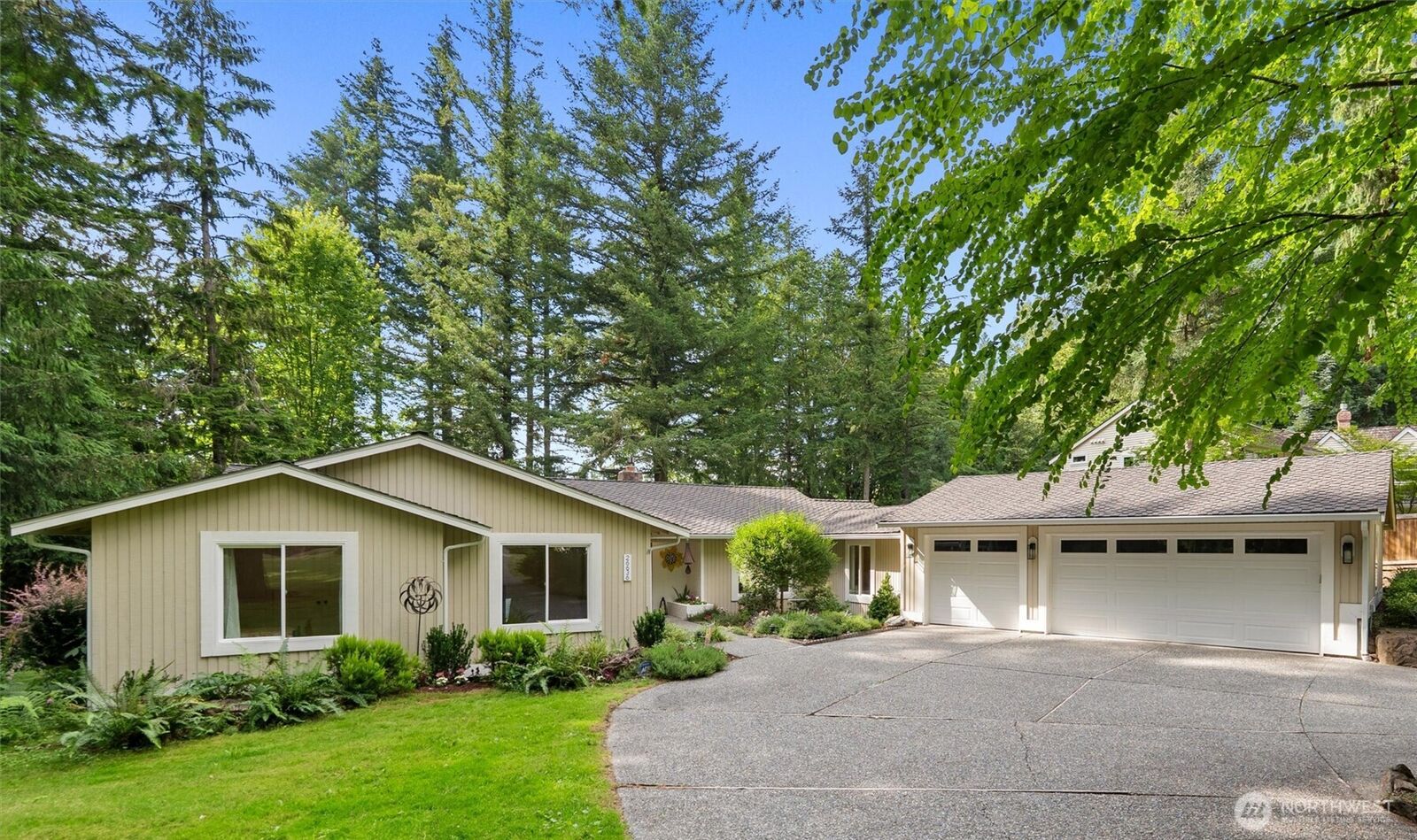 Property Photo: 26636 SE 31st WA 98075