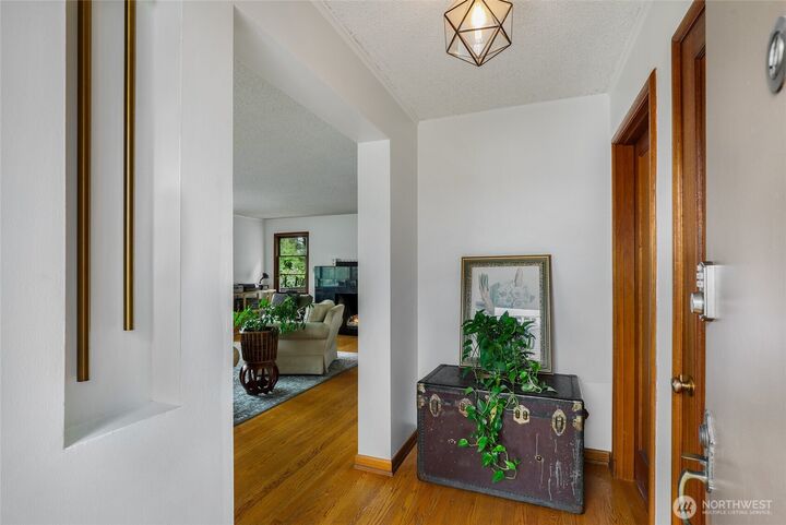 Property Photo: 916 Harvard Avenue E WA 98102
