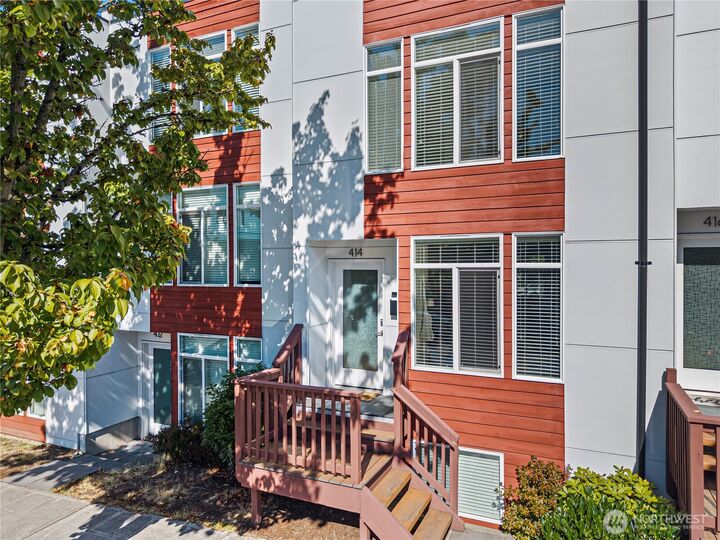 Property Photo:  414 NE 73rd Street  WA 98115 